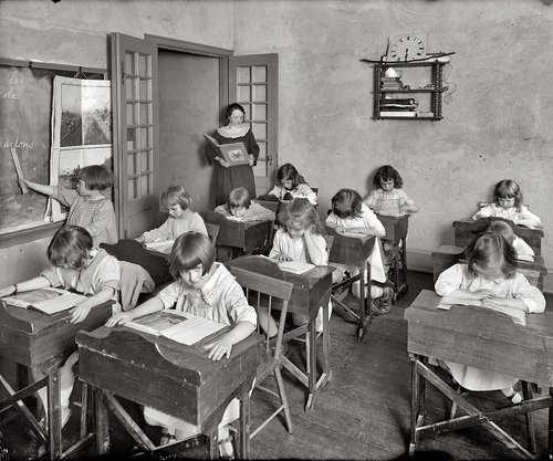 19 századi tanterem.jpg