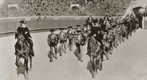 A Cuadrilla bevonulása az Állatkerti bikaviadalon 1904-ben.png