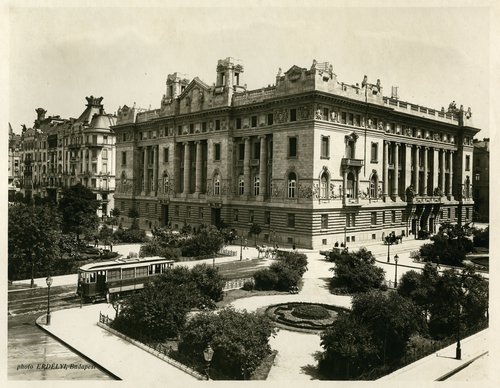A Nemzeti Bank palotája 1910.jpg
